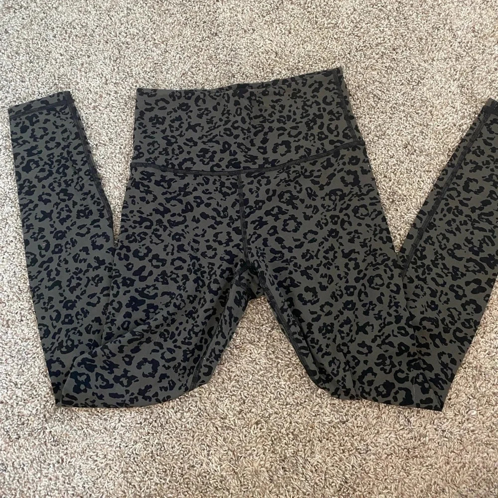 Athleta leopard leggings